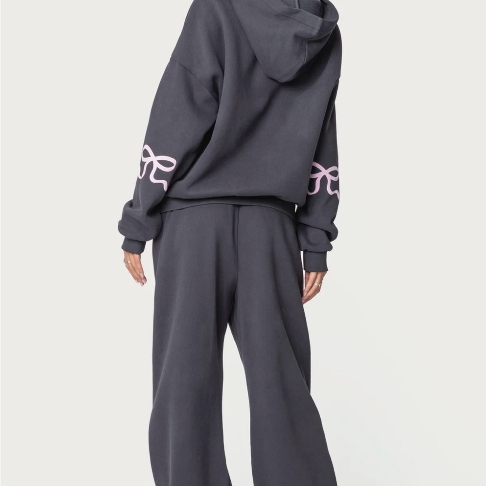 bonney bow detail sweatpants from edikted 
#bow #coquette #edikted